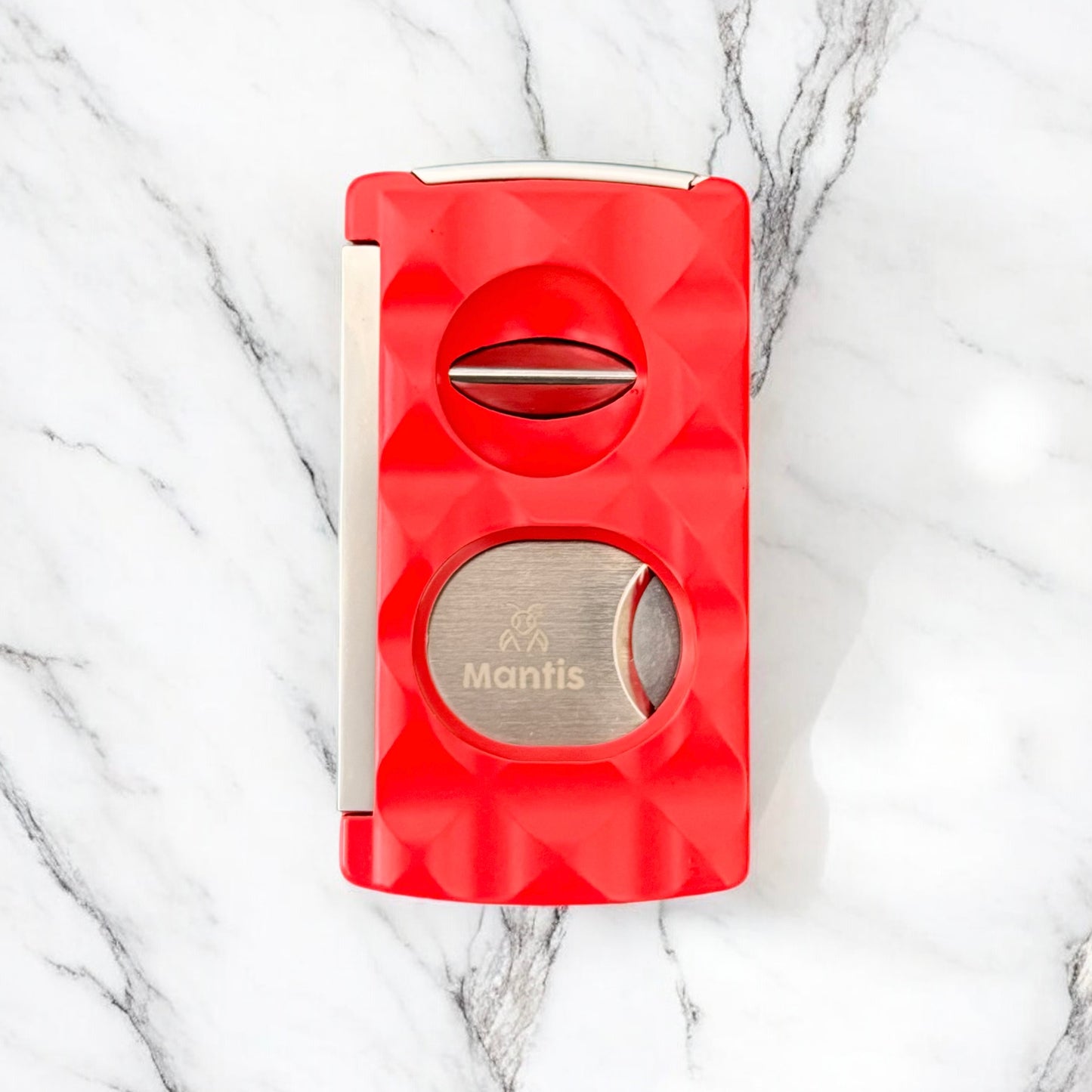 Universal Cutter with exclusive faceted finish.