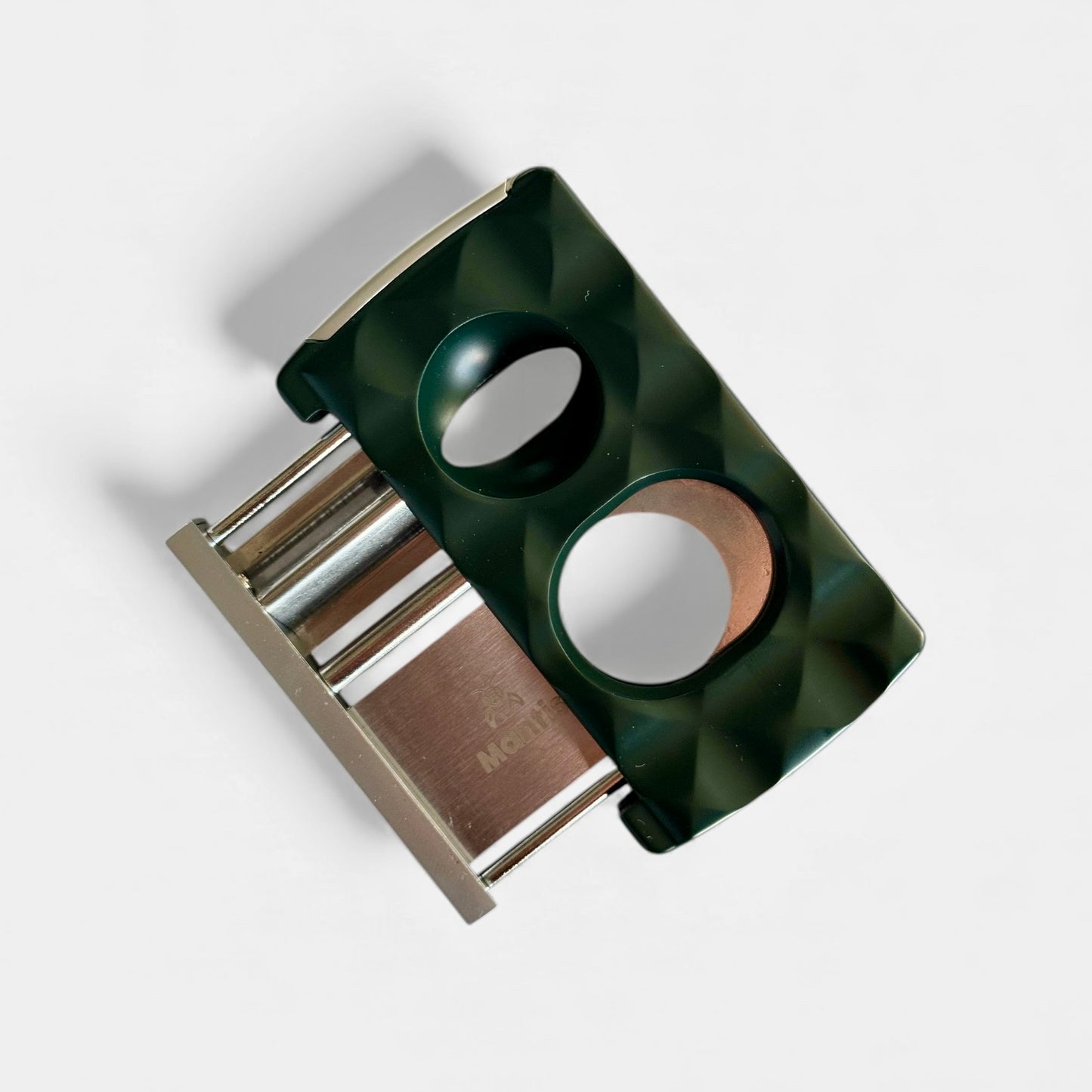 Universal Cutter with exclusive faceted finish.