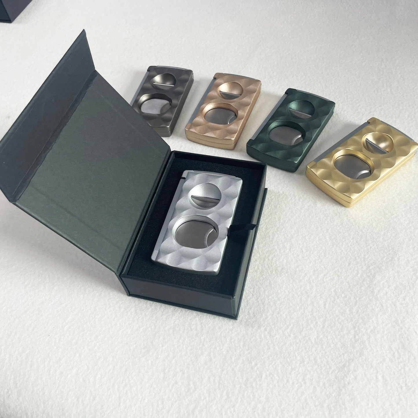 Universal Cutter with exclusive faceted finish.