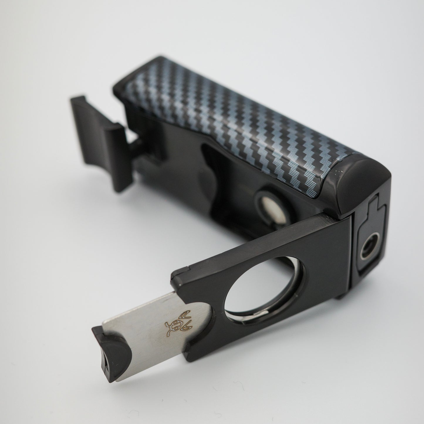 Omni Carbon-Line Edition lighter