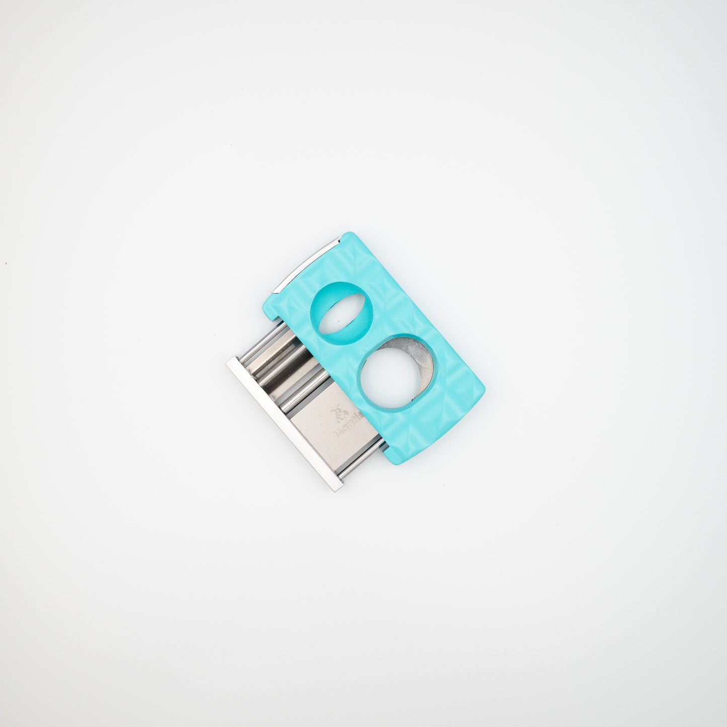 Universal Cutter with exclusive faceted finish.